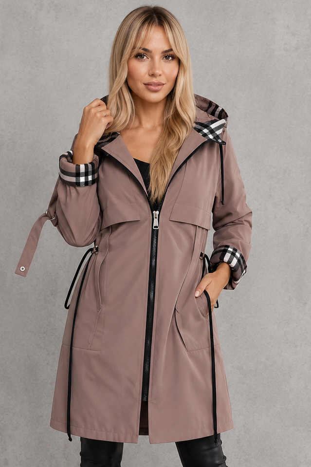 Veste de pluie légère à capuche et détails à carreaux