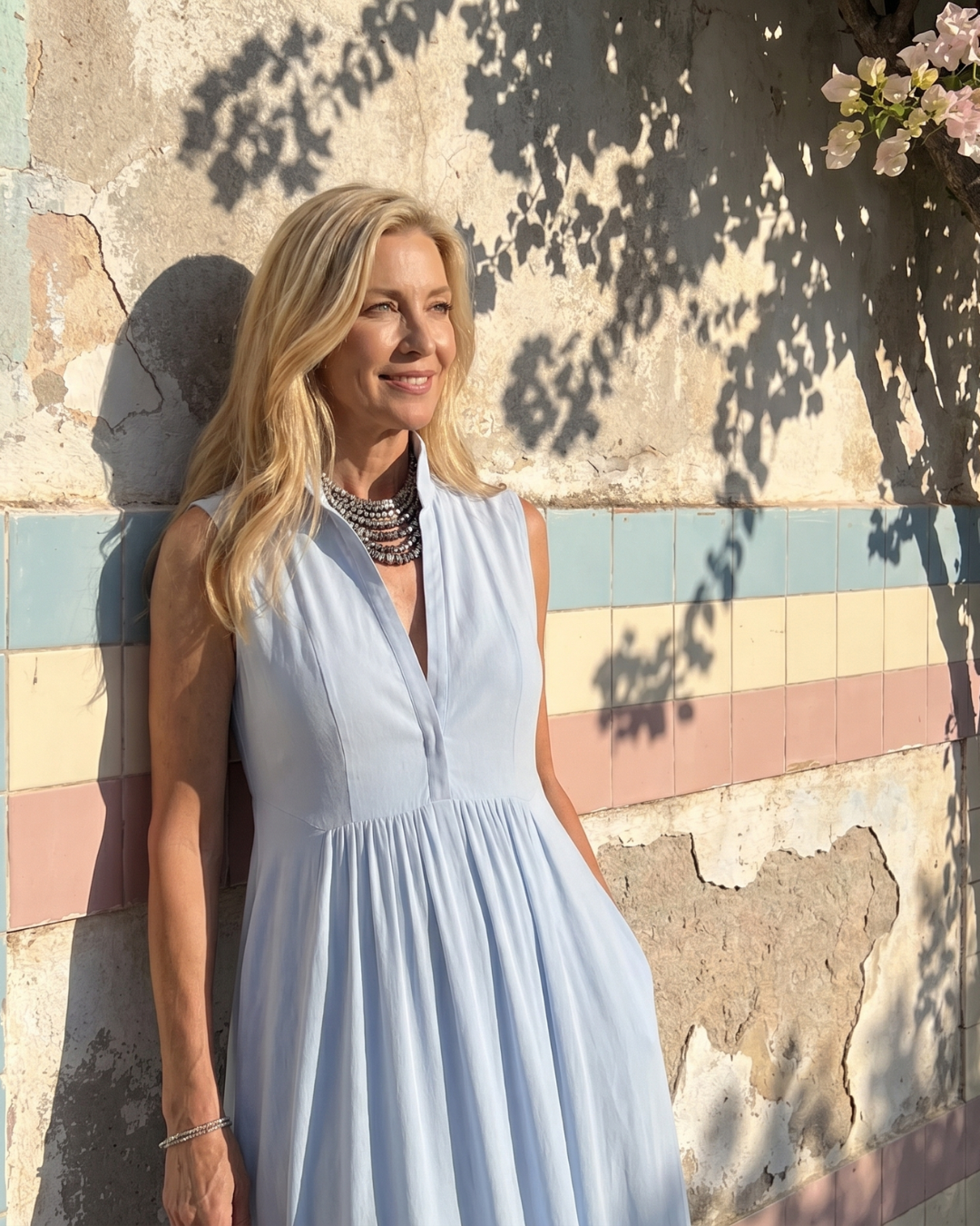 Virelia | Robe longue fluide sans manches à col