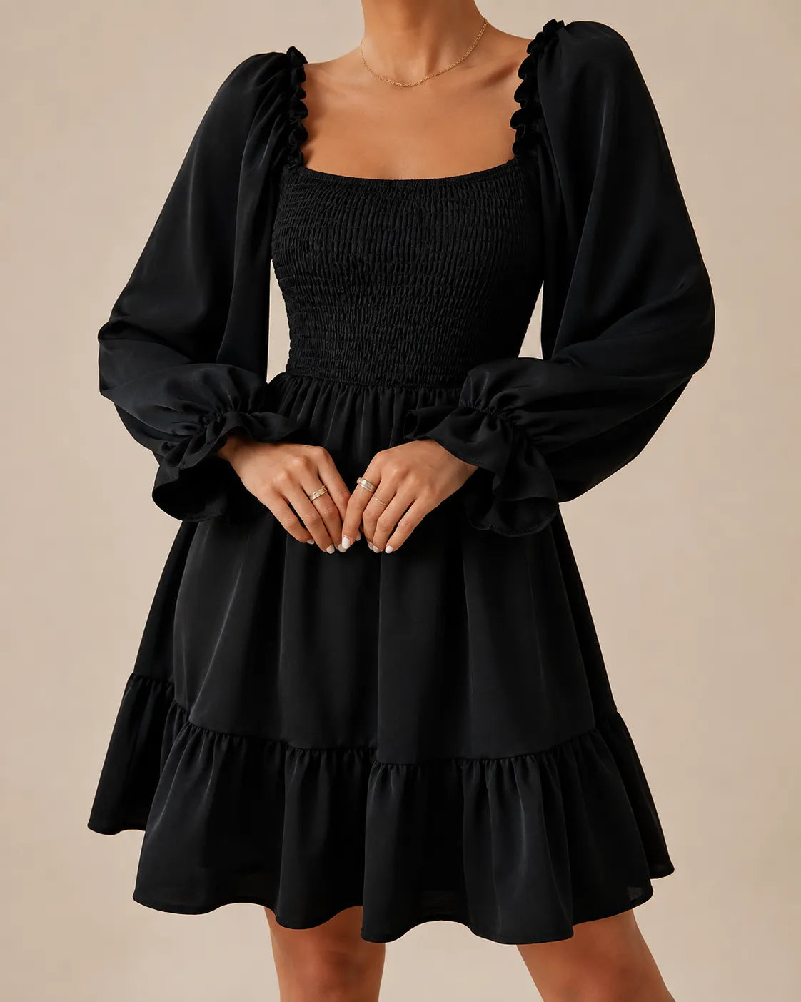 Rosalie | Robe courte smockée à manches longues