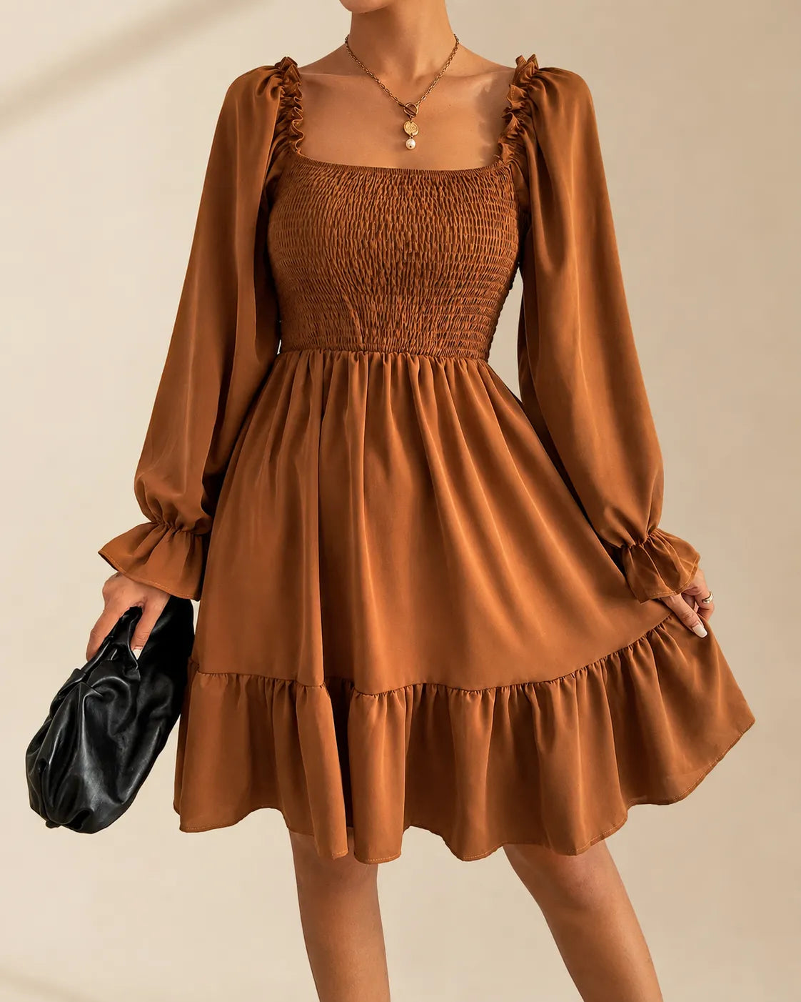 Rosalie | Robe courte smockée à manches longues