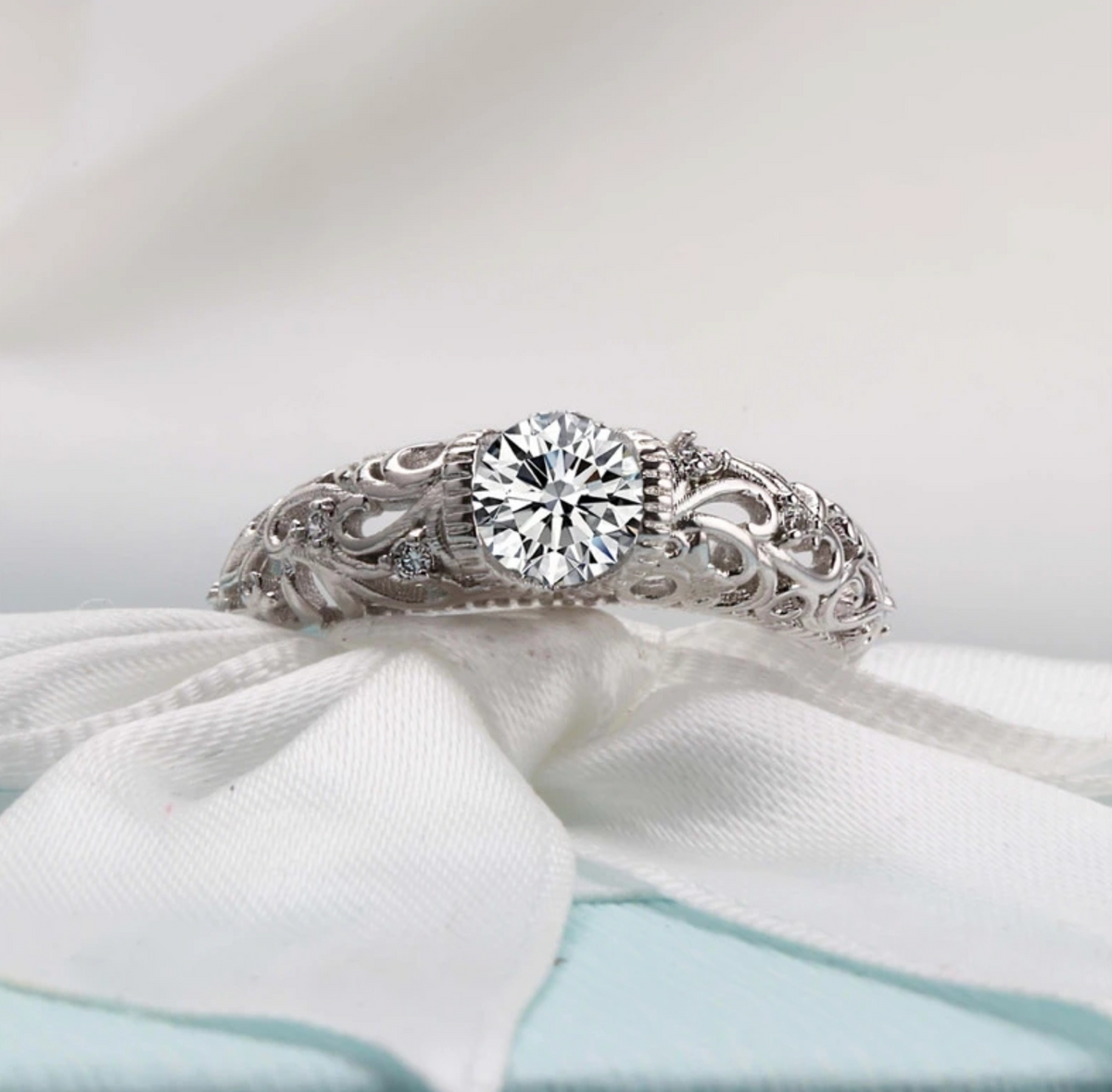 LÉONIE | Bague éclat raffiné pour chaque occasion
