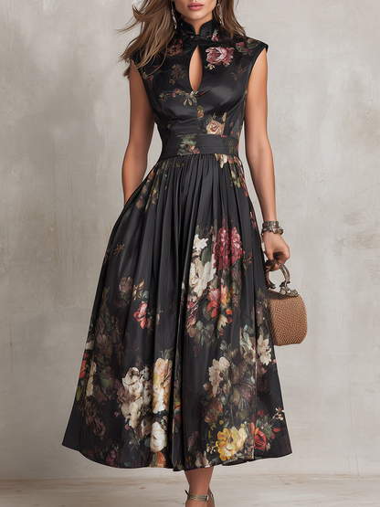 Robe midi en satin noir plissé à col clé et imprimé floral