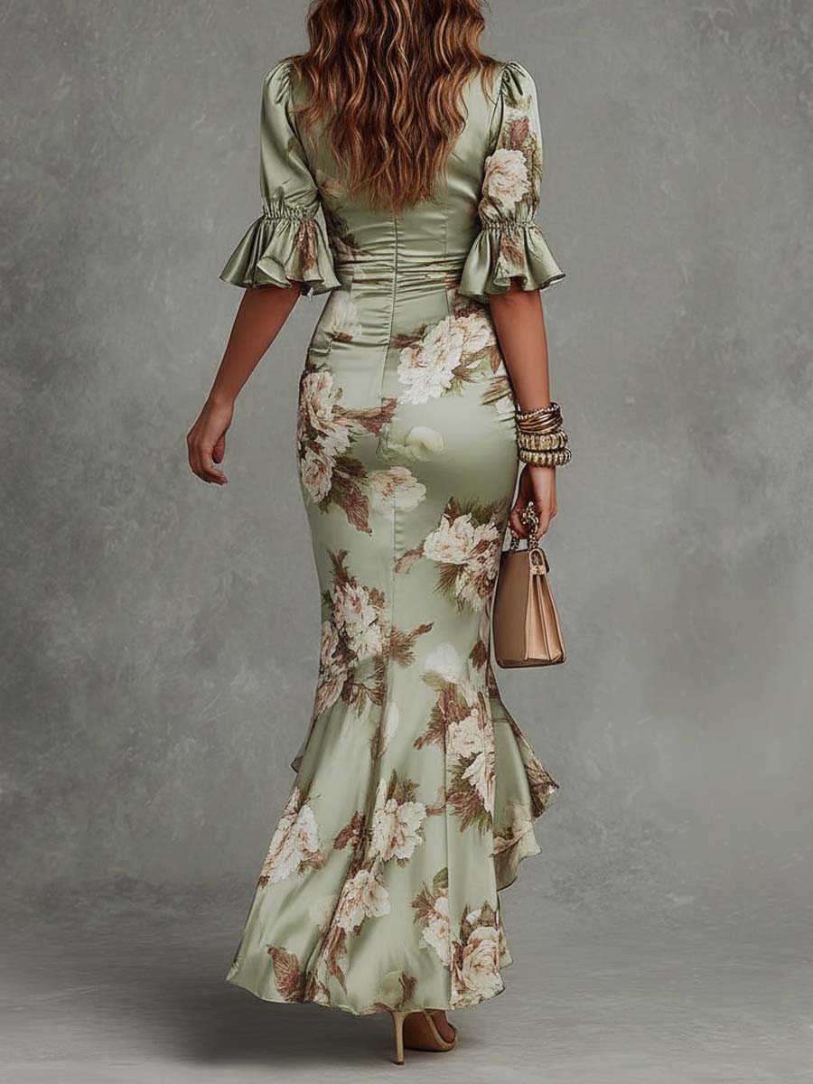 Robe maxi asymétrique en satin à motif floral vert, manches cloche à volants et décolleté en V