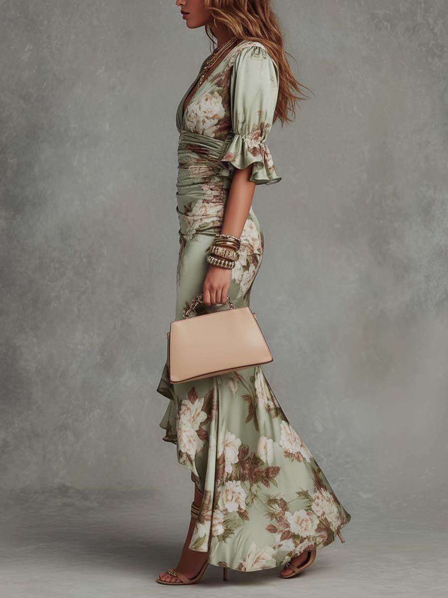 Robe maxi asymétrique en satin à motif floral vert, manches cloche à volants et décolleté en V