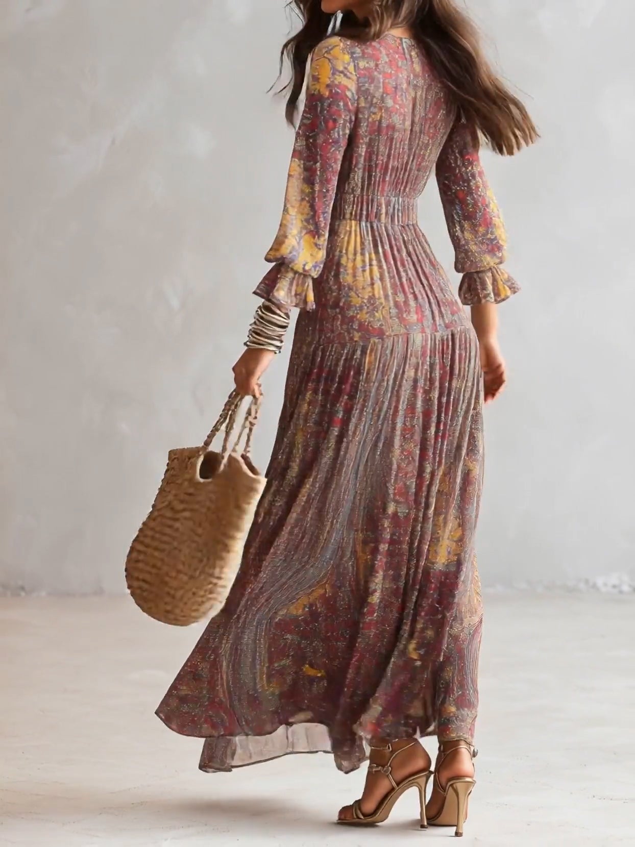 Robe maxi en chiffon à imprimé paisley, encolure en V, froncée