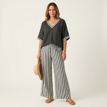 Juliana | Ensemble top à col en V style varsity et pantalon rayé à jambes larges