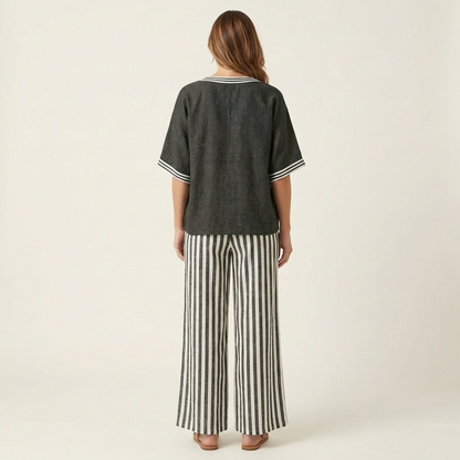 Juliana | Ensemble top à col en V style varsity et pantalon rayé à jambes larges