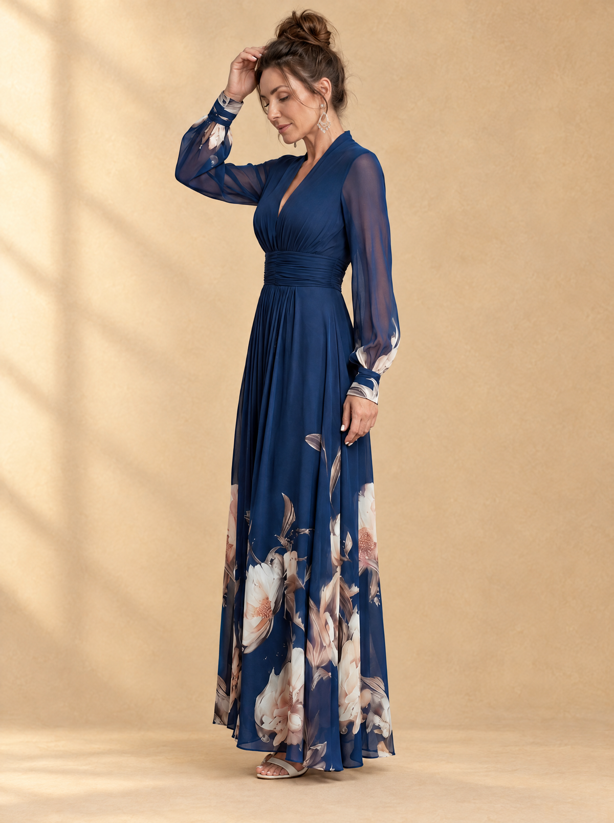 Robe Victoire de profil, manches en voile