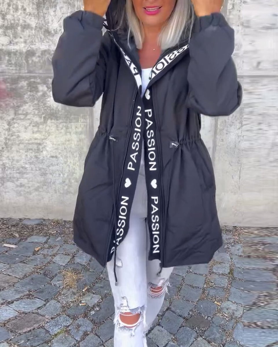 Camila | Parka mi-longue à capuche et cordon de serrage