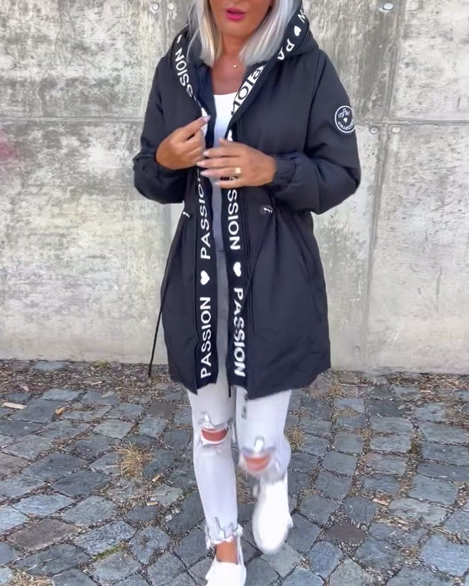 Camila | Parka mi-longue à capuche et cordon de serrage